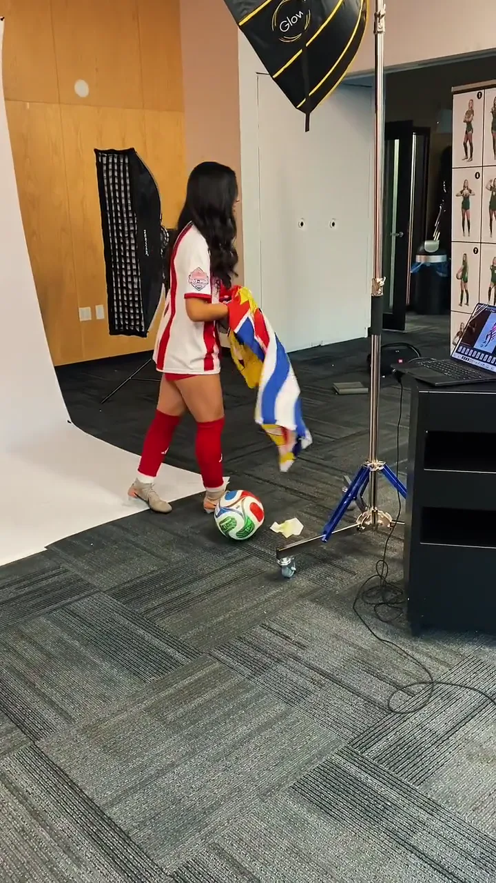 Athlete photographed during a professional media day